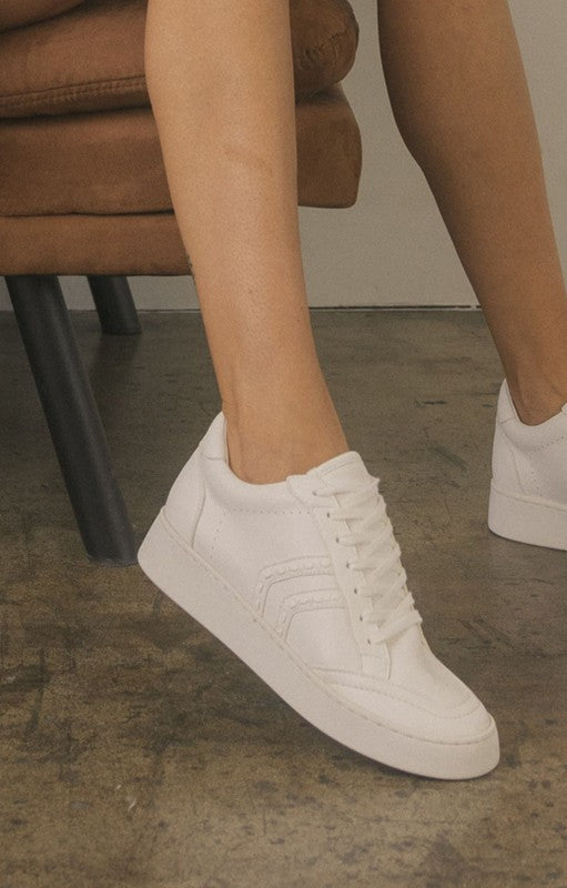 365 Stitch Sneaker