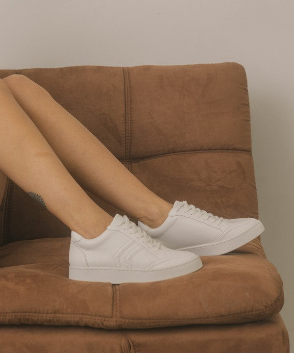 365 Stitch Sneaker