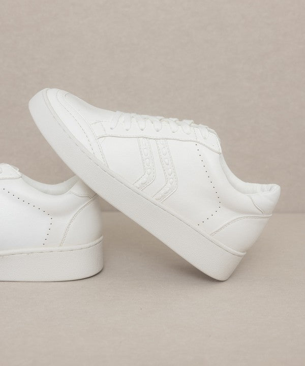 365 Stitch Sneaker