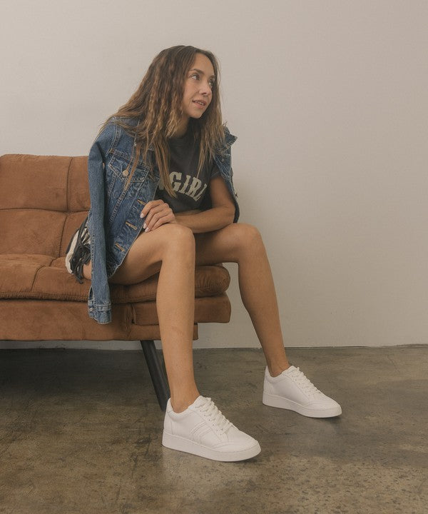 365 Stitch Sneaker
