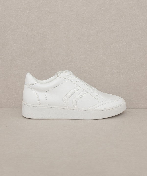 365 Stitch Sneaker