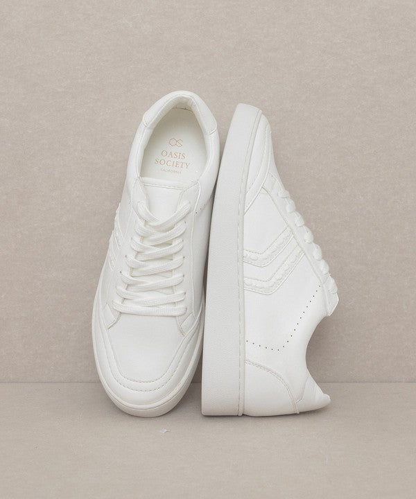 365 Stitch Sneaker