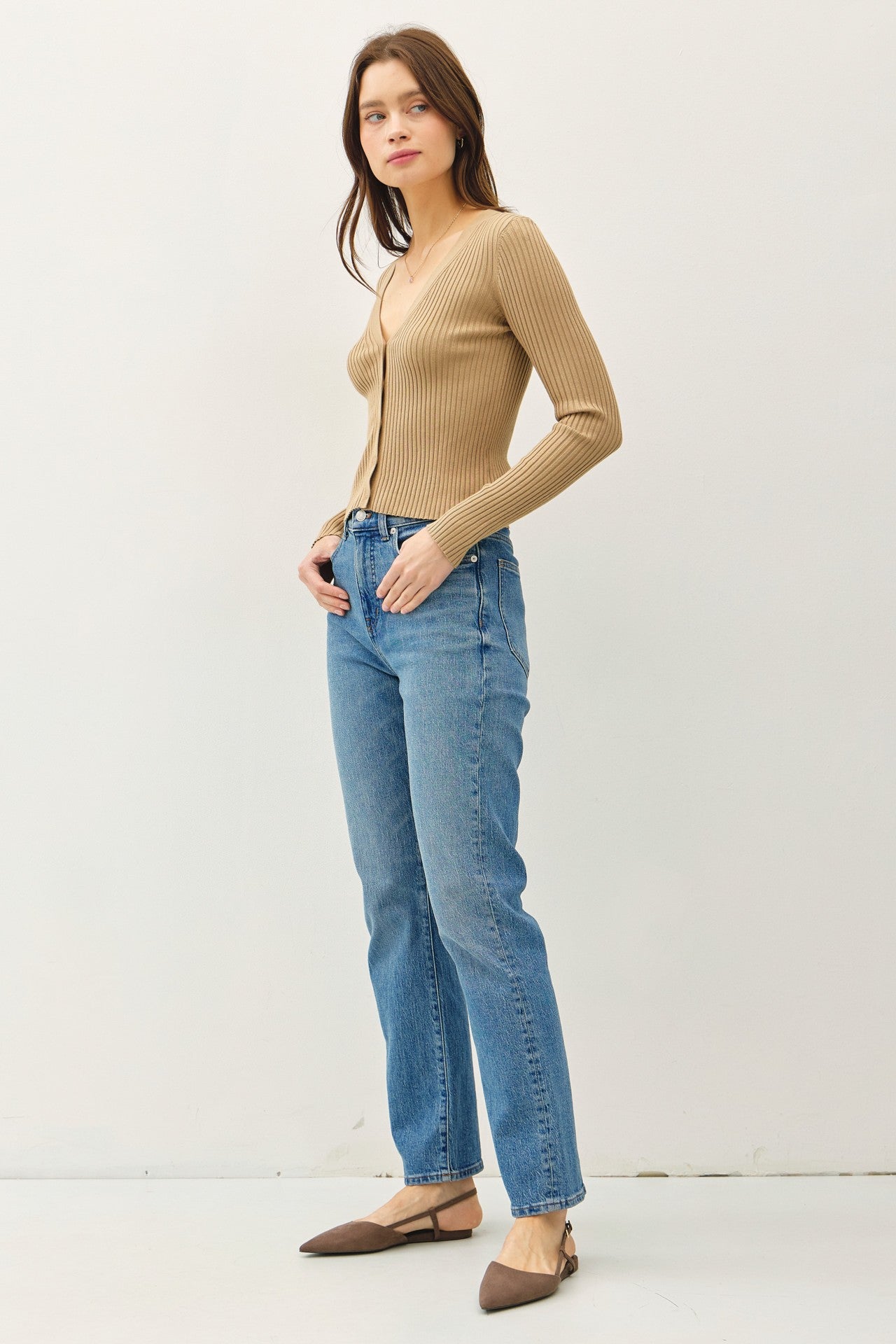 Ribbed V-Neck Slim Cardigan