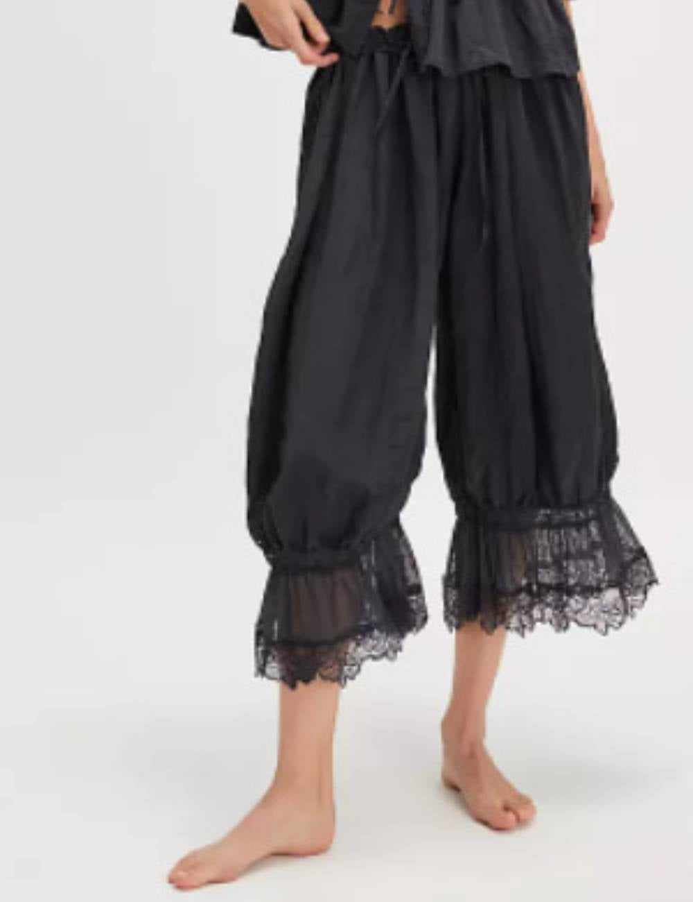 Lace Ballon Fit Crop Pants