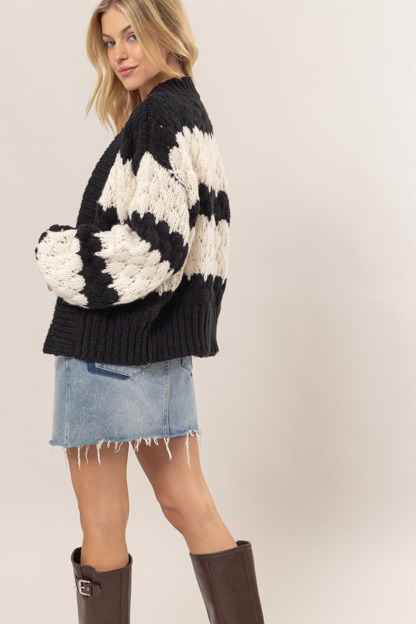 Black & White Stripe Scallop Cardigan