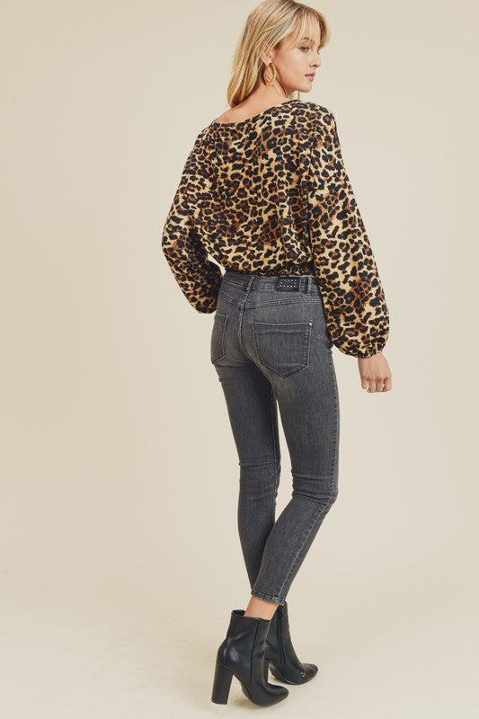 JANICE LEOPARD TOP,Tops,BALLOON SLEEVE, BLOUSE, CROPPED, ELASTIC, LEOPARD PRINT, LONG SLEEVE- DEFIANT