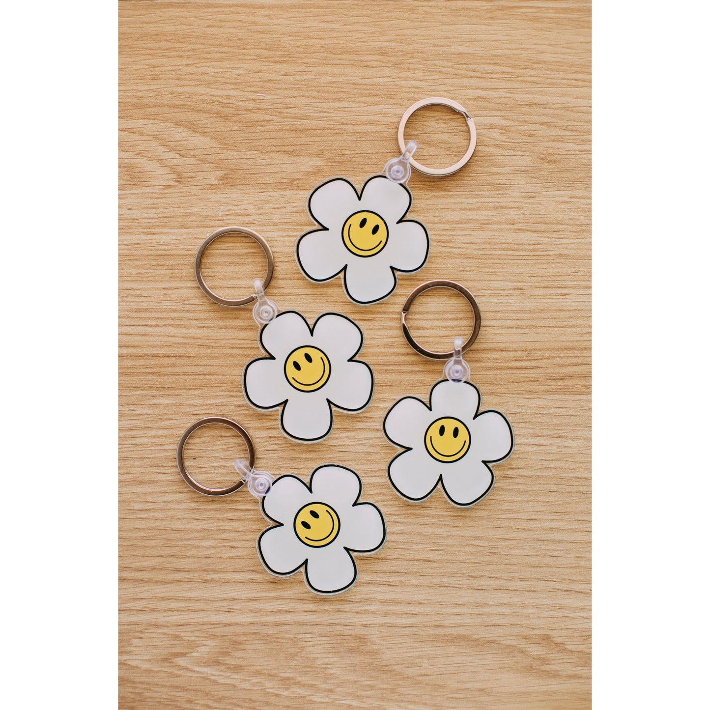 Retro Daisy Keychain,ACCESSORIES,KEYCHAINS, SMILEY FACE- DEFIANT